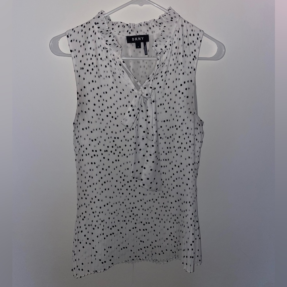 DNKY white and black pattern blouse